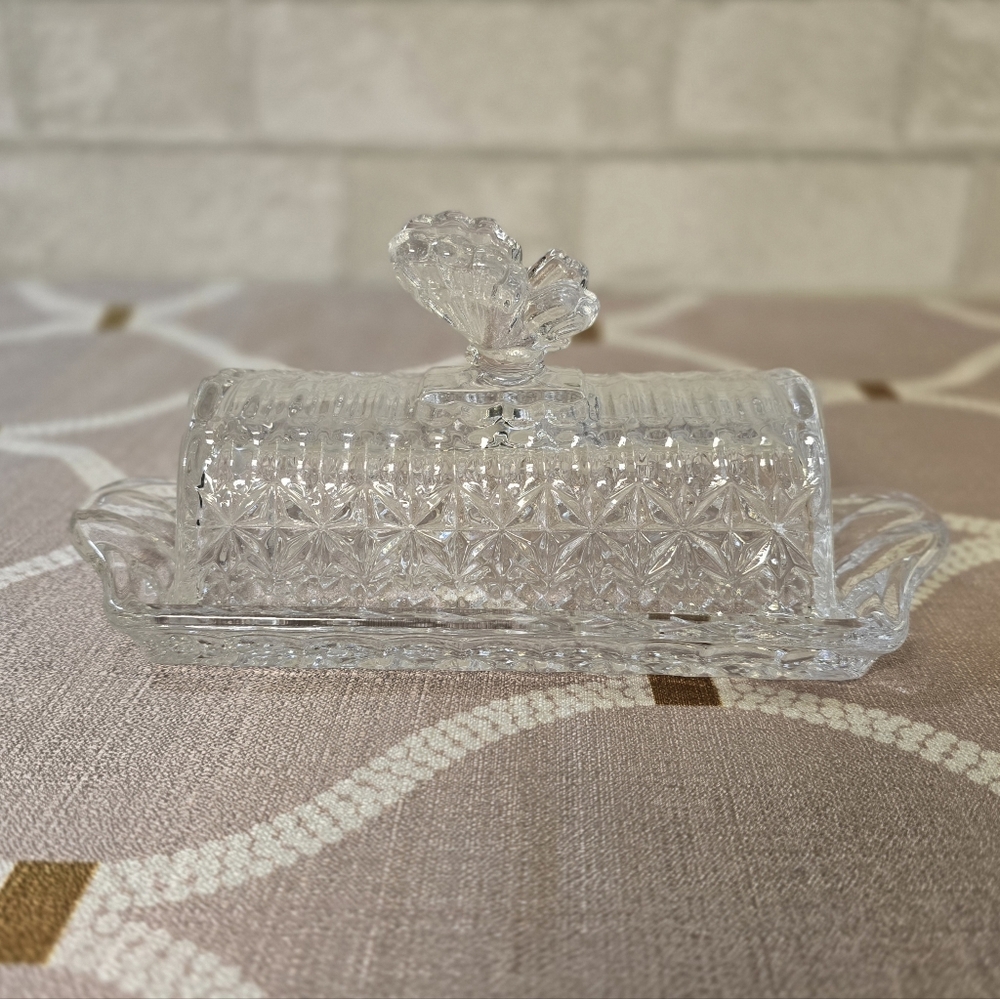 Vintage Clear Crystal Glass Butter Dish with Butterfly Handle on Lid - Picture 12 of 12